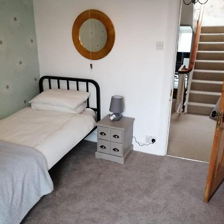 Bed and Breakfast Y Garreg Wen Llanybydder Экстерьер фото