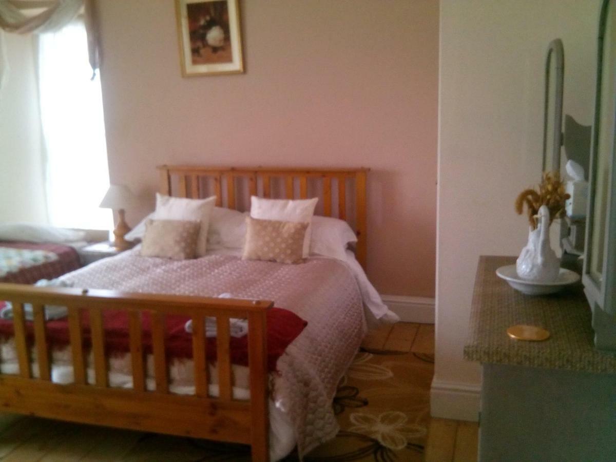 Bed and Breakfast Y Garreg Wen Llanybydder Экстерьер фото
