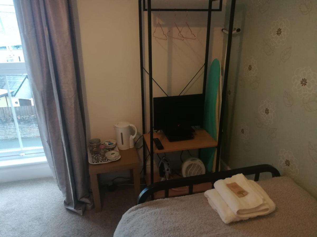 Bed and Breakfast Y Garreg Wen Llanybydder Экстерьер фото